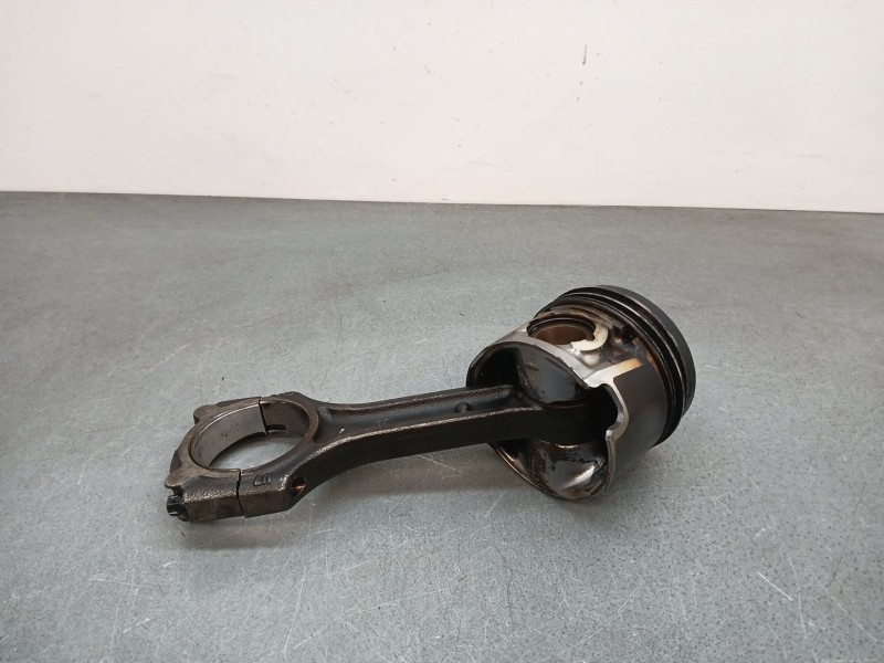 Recambio de piston para hyundai i40 i (vf) 1.7 crdi referencia OEM IAM D4FE x1 con biela