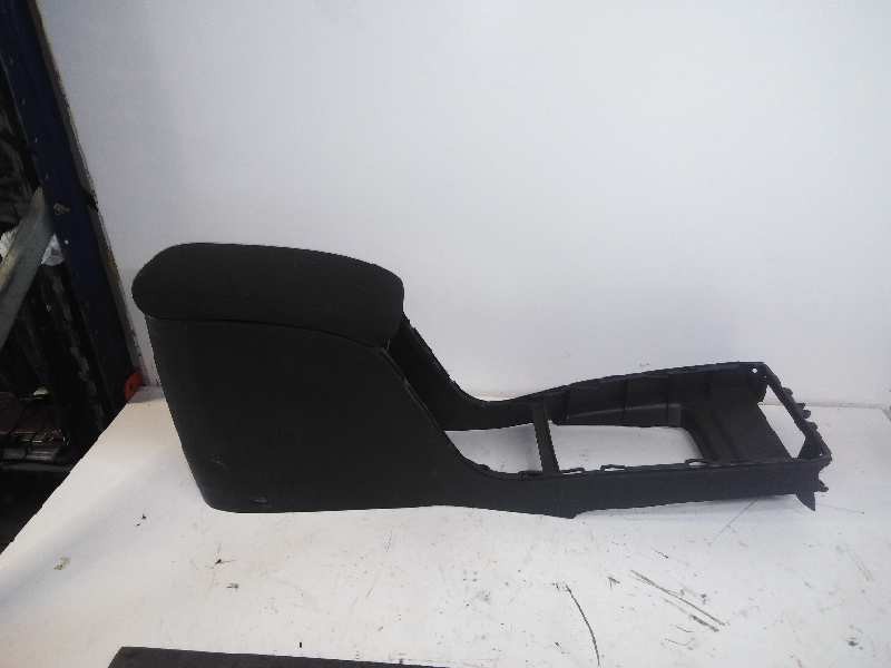 Recambio de apoyabrazos central para renault megane ii coupe/cabrio 1.6 16v referencia OEM IAM 8200835110  