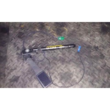 Recambio de pretensor airbag derecho para opel astra h berlina 1.6 16v referencia OEM IAM 13127269 ENGANCHE 