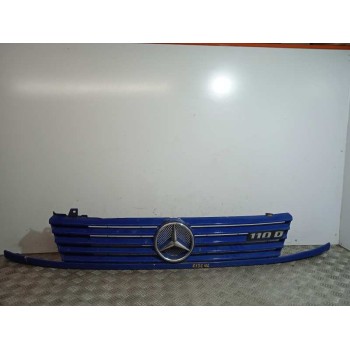 REJILLA DELANTERA A6388880415 SOPORTE ROTO 