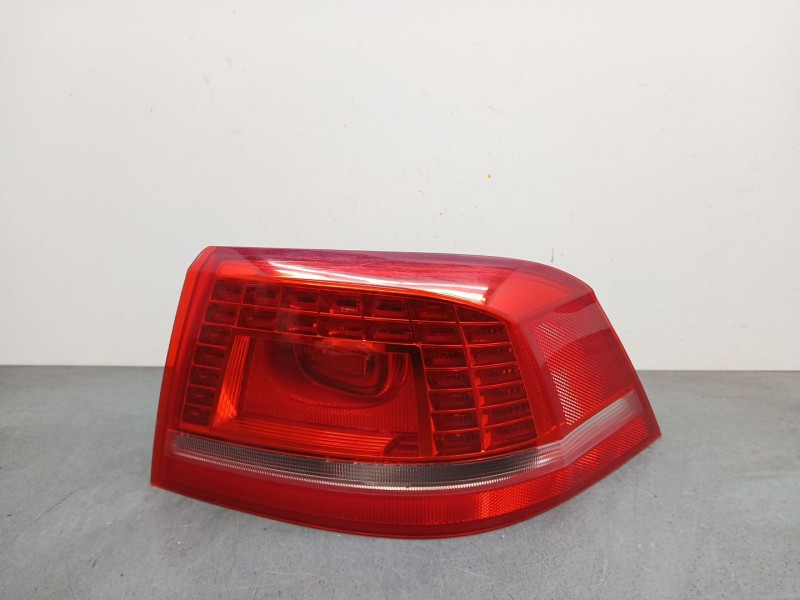 Recambio de piloto trasero derecho para volkswagen passat lim. (362) 2.0 tdi referencia OEM IAM   