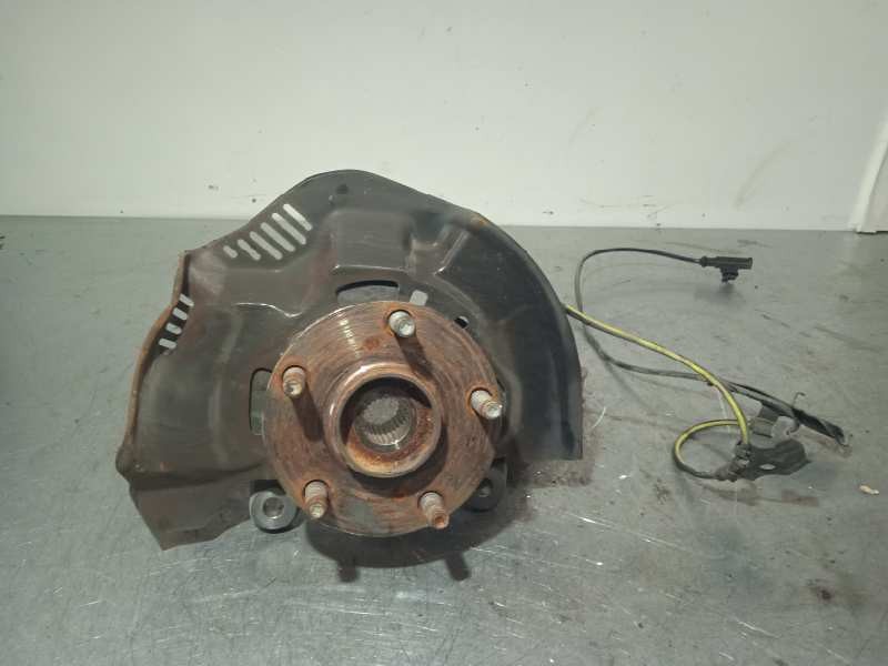 Recambio de mangueta delantera derecha para toyota auris active referencia OEM IAM 43211021 ABS 5 TORNILLOS