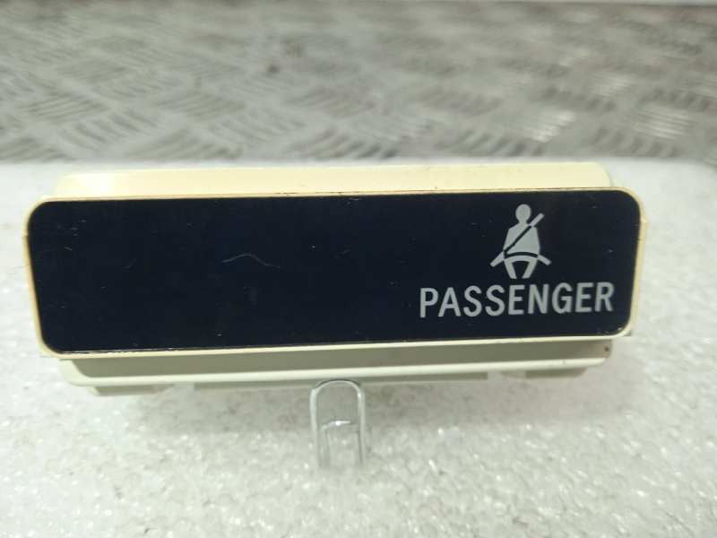 Recambio de display para toyota prius (nhw20) basis referencia OEM IAM 8395047010  