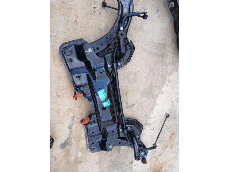 Recambio de puente delantero para mg zs suv (azs1) 1.5 vti referencia OEM IAM 11048634  