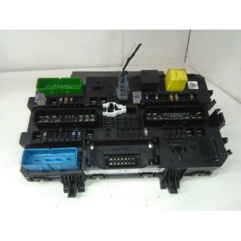 CAJA RELES / FUSIBLES 