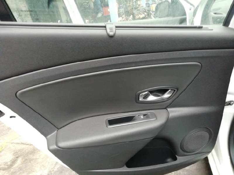 Recambio de guarnecido puerta trasera izquierda para renault fluence z.e. dynamique referencia OEM IAM   