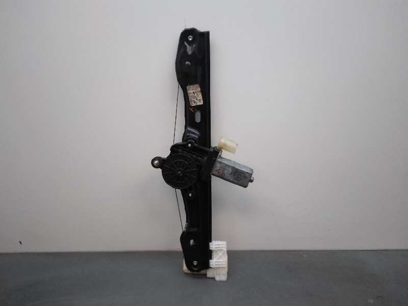 Recambio de elevalunas trasero izquierdo para bmw serie 1 lim. (f20) 118d referencia OEM IAM 8242555 5 PINES 5YY0615