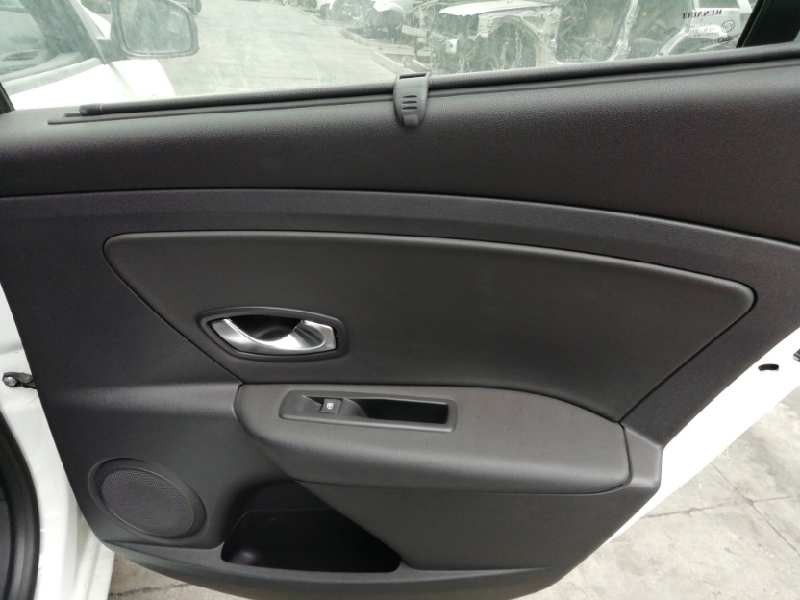 Recambio de guarnecido puerta trasera derecha para renault fluence z.e. dynamique referencia OEM IAM   