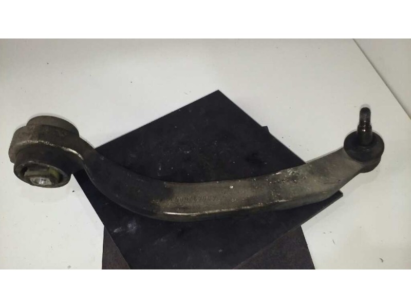 Recambio de brazo suspension inferior delantero izquierdo para audi a4 berlina (b5) 1.8 referencia OEM IAM 4D0407695J  CURVO