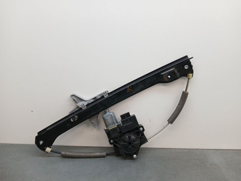 Recambio de elevalunas trasero derecho para skoda superb (3v3) 2.0 tdi referencia OEM IAM 0130822724 5q0959812a 5 pines