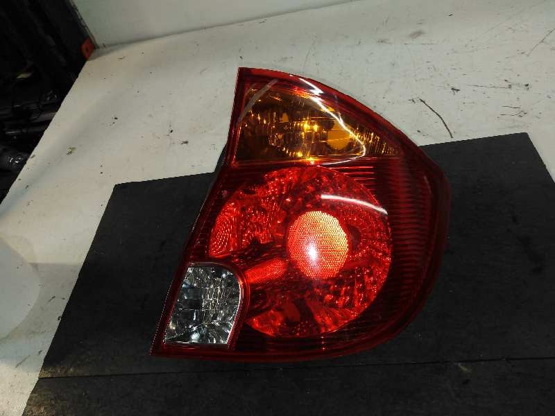 Recambio de piloto trasero derecho para hyundai accent (lc) gl 5p referencia OEM IAM 92402257  