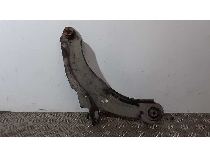 Recambio de brazo suspension inferior delantero derecho para renault clio iv limited referencia OEM IAM   
