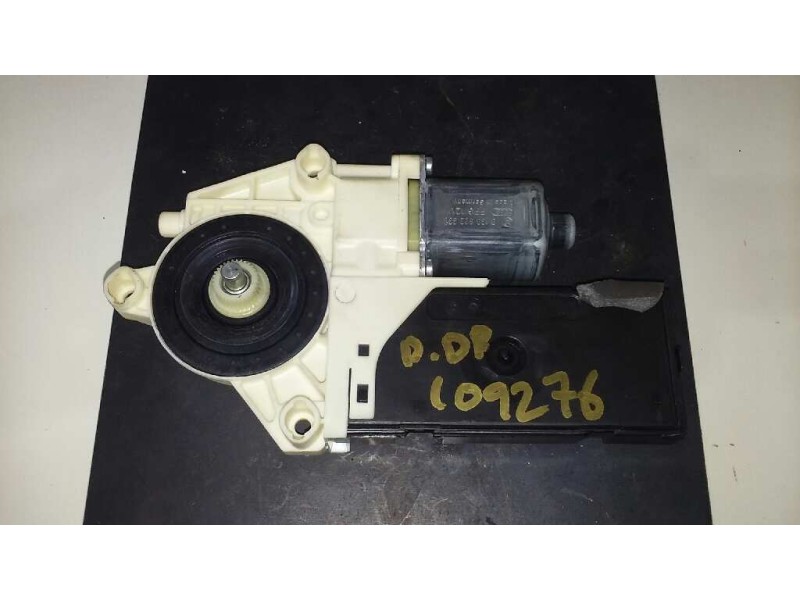Recambio de motor elevalunas delantero derecho para renault laguna iii referencia OEM IAM 807305631R  