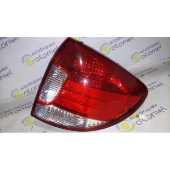 PILOTO TRASERO DERECHO TOCADO 5P