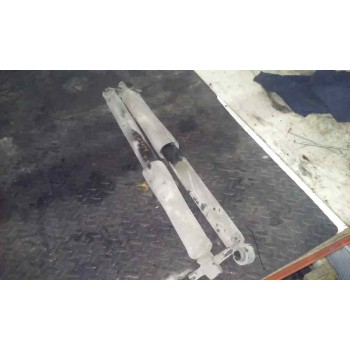 Recambio de amortiguador trasero izquierdo para kia rio rs paket s berlina (5-ptas.) referencia OEM IAM   