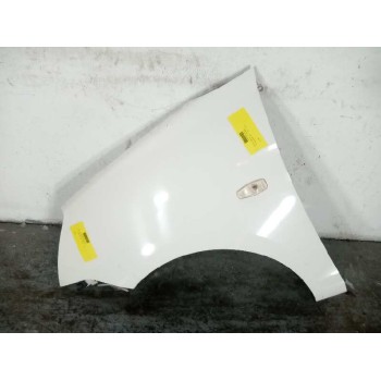 ALETA DELANTERA IZQUIERDA ALGUN ROCE PINTURA MAL