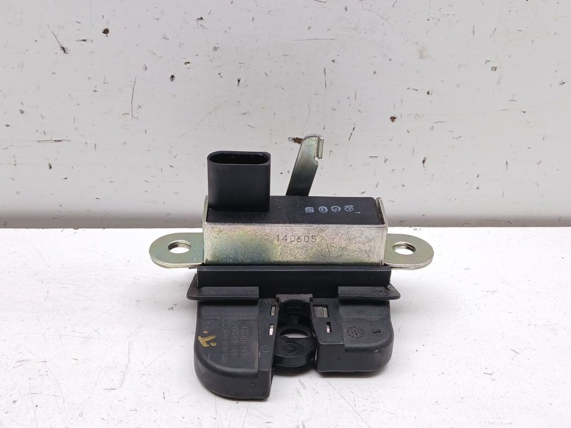 Recambio de cerradura maletero / porton para seat toledo iii (5p2) 1.9 tdi referencia OEM IAM 5p5827505  