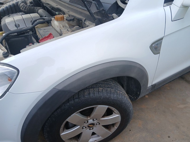 Recambio de aleta delantera izquierda para chevrolet captiva (c100, c140) 2.0 d referencia OEM IAM 96624392  