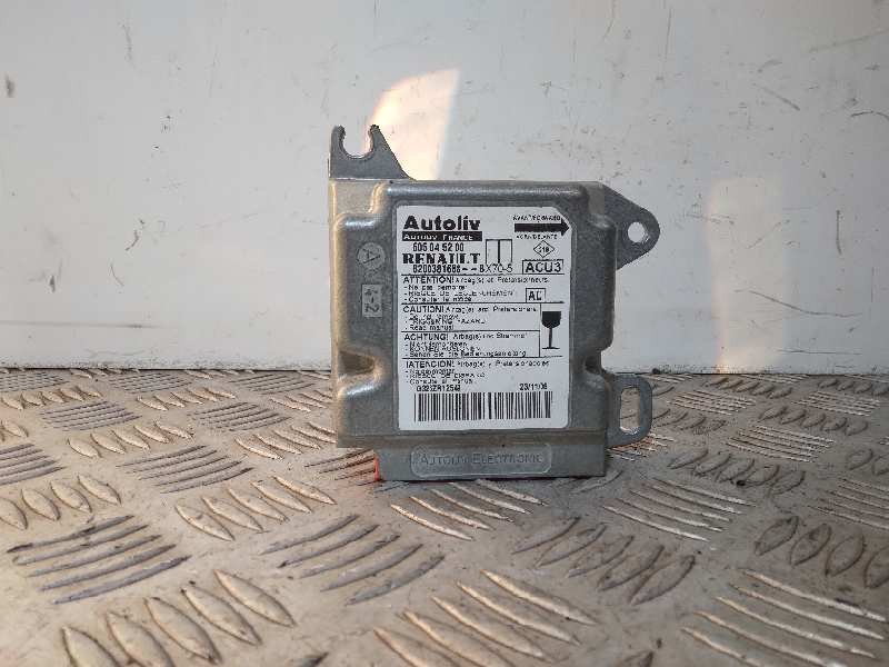 Recambio de centralita airbag para renault master ii phase 2 caja cerrada 2.5 diesel referencia OEM IAM 8200381668B  