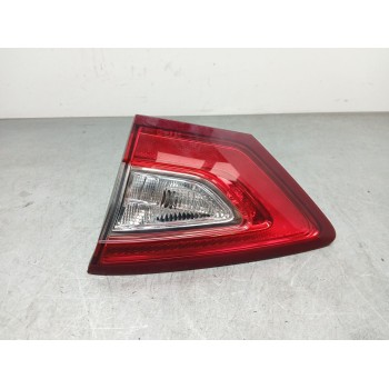 PILOTO TRASERO DERECHO INTERIOR 21040202 