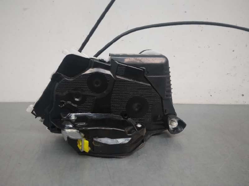 Recambio de cerradura puerta delantera izquierda para toyota yaris hybrid active referencia OEM IAM  8 PINES 