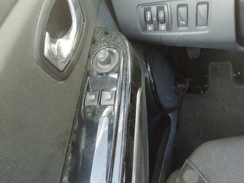 Recambio de mando elevalunas delantero izquierdo para renault clio iv technofeel referencia OEM IAM   