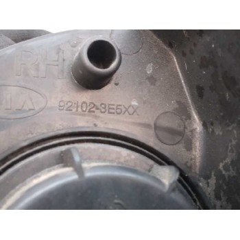 Recambio de faro derecho para kia sorento 2.5 crdi active referencia OEM IAM 921023E5XX  