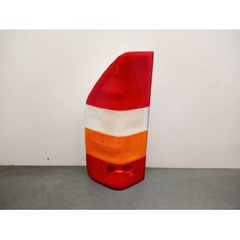 PILOTO TRASERO IZQUIERDO 8260756 NUEVO 95>02