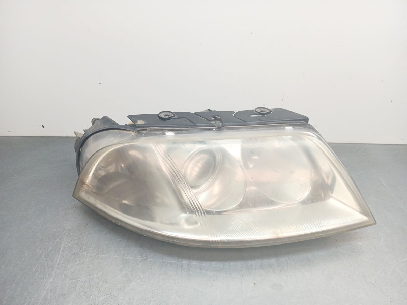 Recambio de faro derecho para volkswagen passat b5.5 (3b3) 1.9 tdi referencia OEM IAM 3b0941016an  