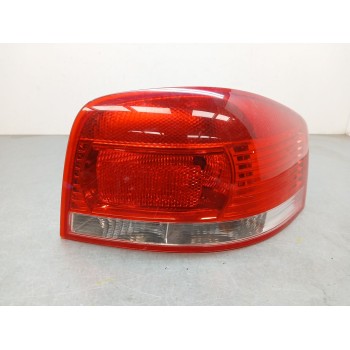 PILOTO TRASERO DERECHO 8P0945096 