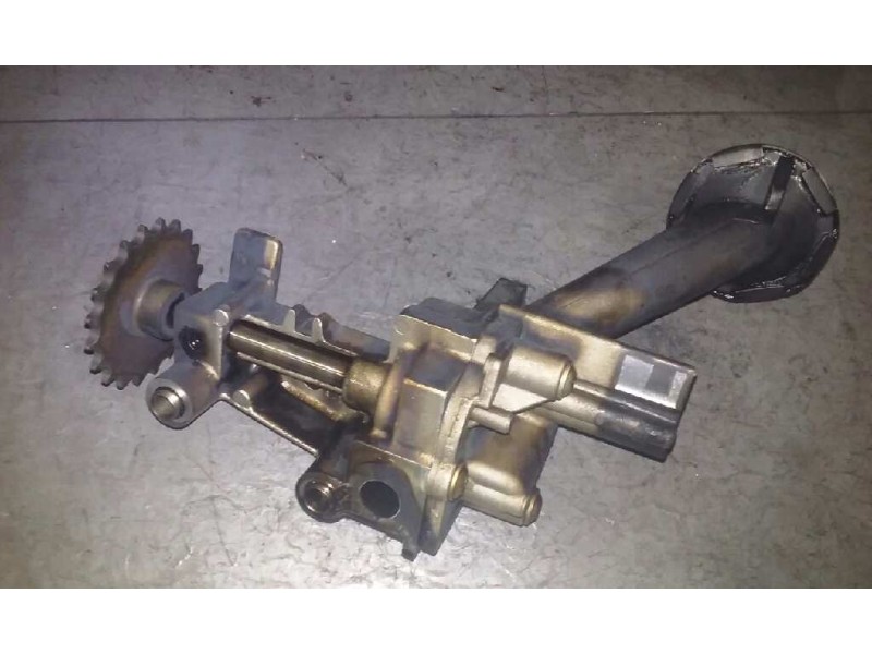 Recambio de bomba aceite para renault megane ii classic berlina confort authentique referencia OEM IAM 7700600251  