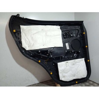 Recambio de guarnecido puerta trasera derecha para ssangyong tivoli referencia OEM IAM 7322035040  