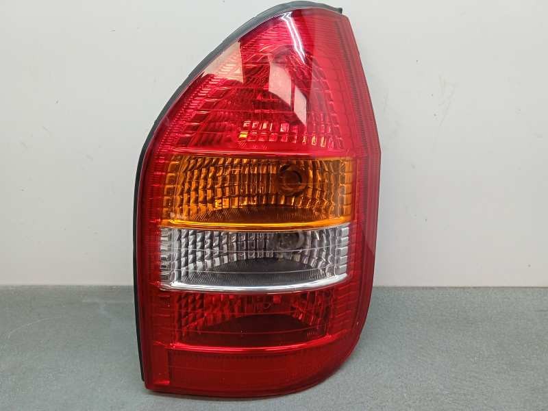 Recambio de piloto trasero derecho para opel zafira a elegance referencia OEM IAM  AMBAR BLANCO ROJO 