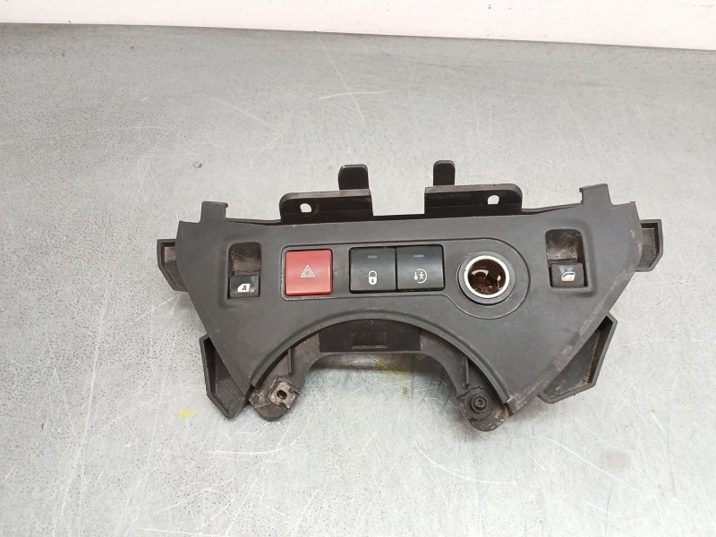 Recambio de mando elevalunas delantero izquierdo para peugeot partner tepee 1.6 hdi 90 4x4 referencia OEM IAM 6490HQ 9680931977 