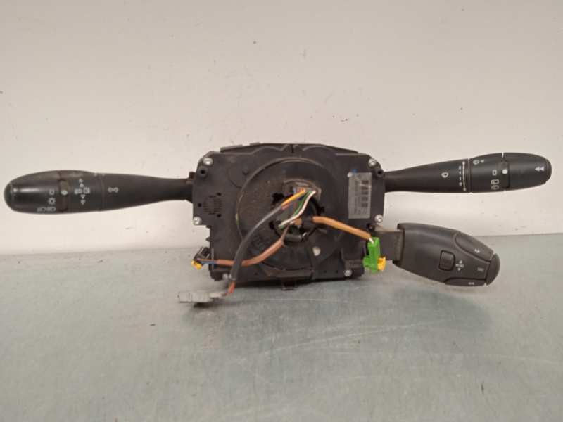 Recambio de mando multifuncion para peugeot 207 xs referencia OEM IAM 96630724XT NO ADMITE DEVOLUCION NO TIENE GARANTIA