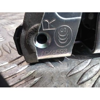 Recambio de cerradura puerta trasera derecha para lexus ct 200h referencia OEM IAM A046693  