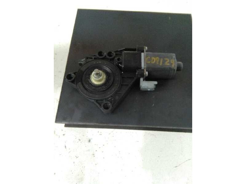 Recambio de motor elevalunas delantero derecho para hyundai i30 classic referencia OEM IAM 0130822843  2 PINS