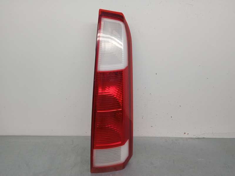 Recambio de piloto trasero derecho para opel meriva cosmo referencia OEM IAM 13203392  