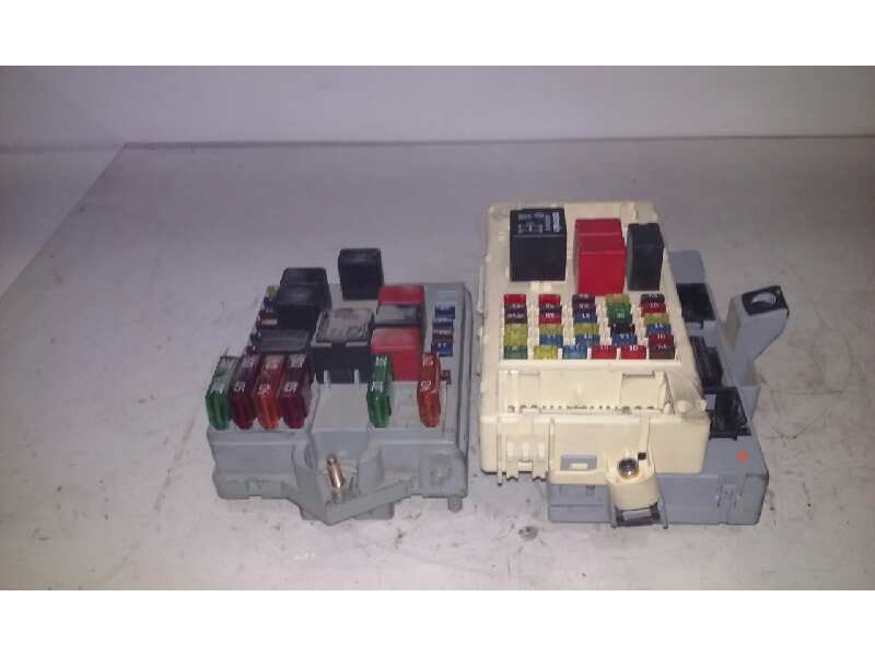 Recambio de caja reles / fusibles para alfa romeo 147 (190) 1.6 16v cat referencia OEM IAM 467463750  