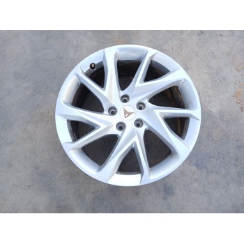 LLANTA DELANTERA DERECHA 5FF601025C x1