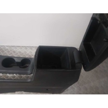 Recambio de apoyabrazos central para kia carens ( ) basic referencia OEM IAM 84610A4001 ENGANCHE ROTO 