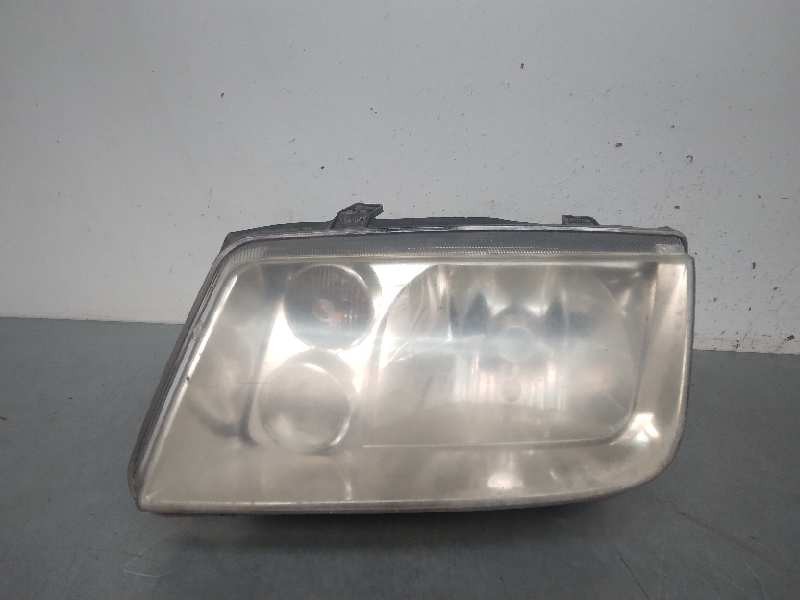 Recambio de faro izquierdo para volkswagen bora berlina (1j2) conceptline referencia OEM IAM  FALTA TAPA 