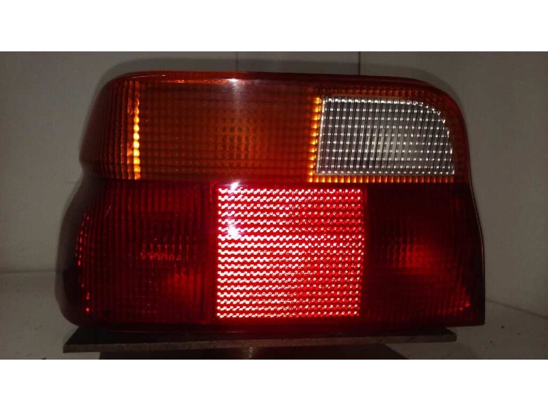 Recambio de piloto trasero izquierdo para ford escort berlina bravo referencia OEM IAM   