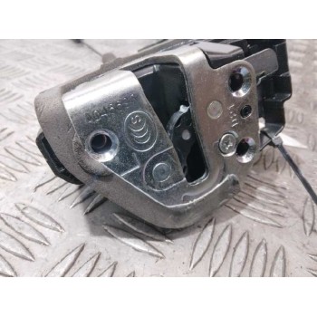 Recambio de cerradura puerta trasera izquierda para lexus ct 200h referencia OEM IAM A046693  