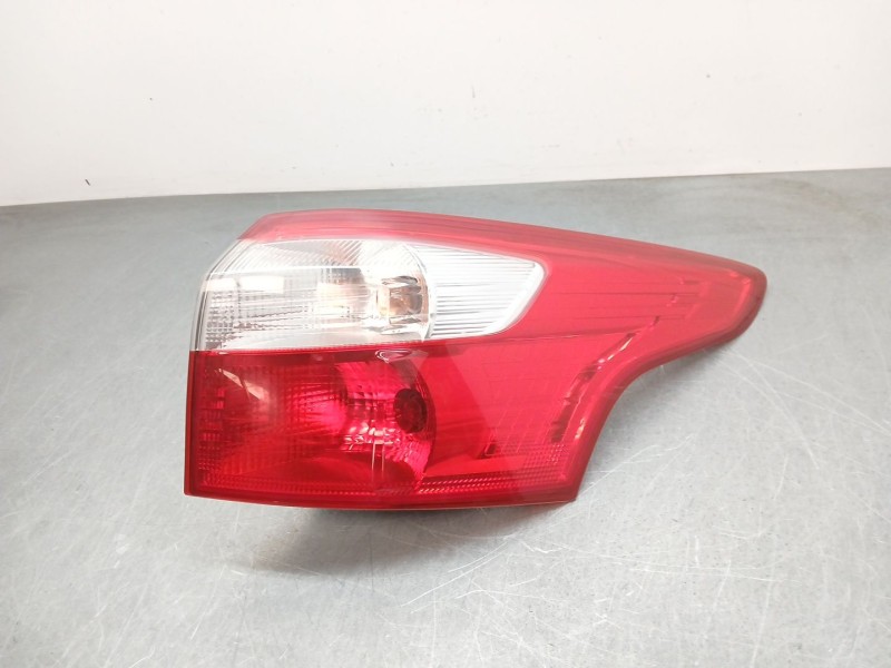 Recambio de piloto trasero derecho para ford focus iii turnier 1.6 tdci referencia OEM IAM BM5113404GF  