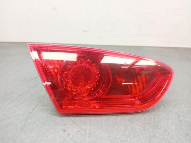 Recambio de piloto trasero izquierdo interior para seat leon (1p1) 1.6 tdi referencia OEM IAM 1P0945093F  