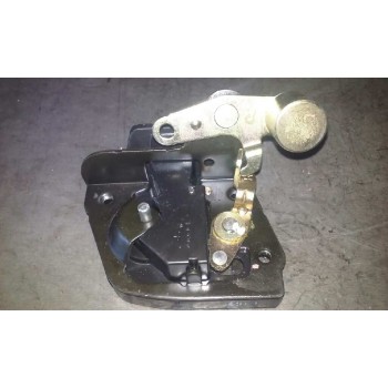 Recambio de cerradura puerta trasera derecha para kia carnival ii 2.9 cdri ex referencia OEM IAM   LATERAL