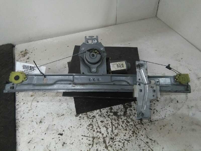 Recambio de elevalunas delantero derecho para peugeot 207 sport referencia OEM IAM 9681182280  5P