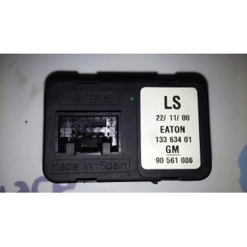 Recambio de mando elevalunas delantero izquierdo para opel astra g berlina 1.6 16v referencia OEM IAM 90561086  