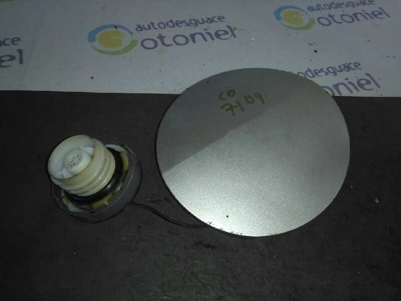 Recambio de tapa exterior combustible para toyota corolla verso (r1) 2.0 d-4d sol referencia OEM IAM   